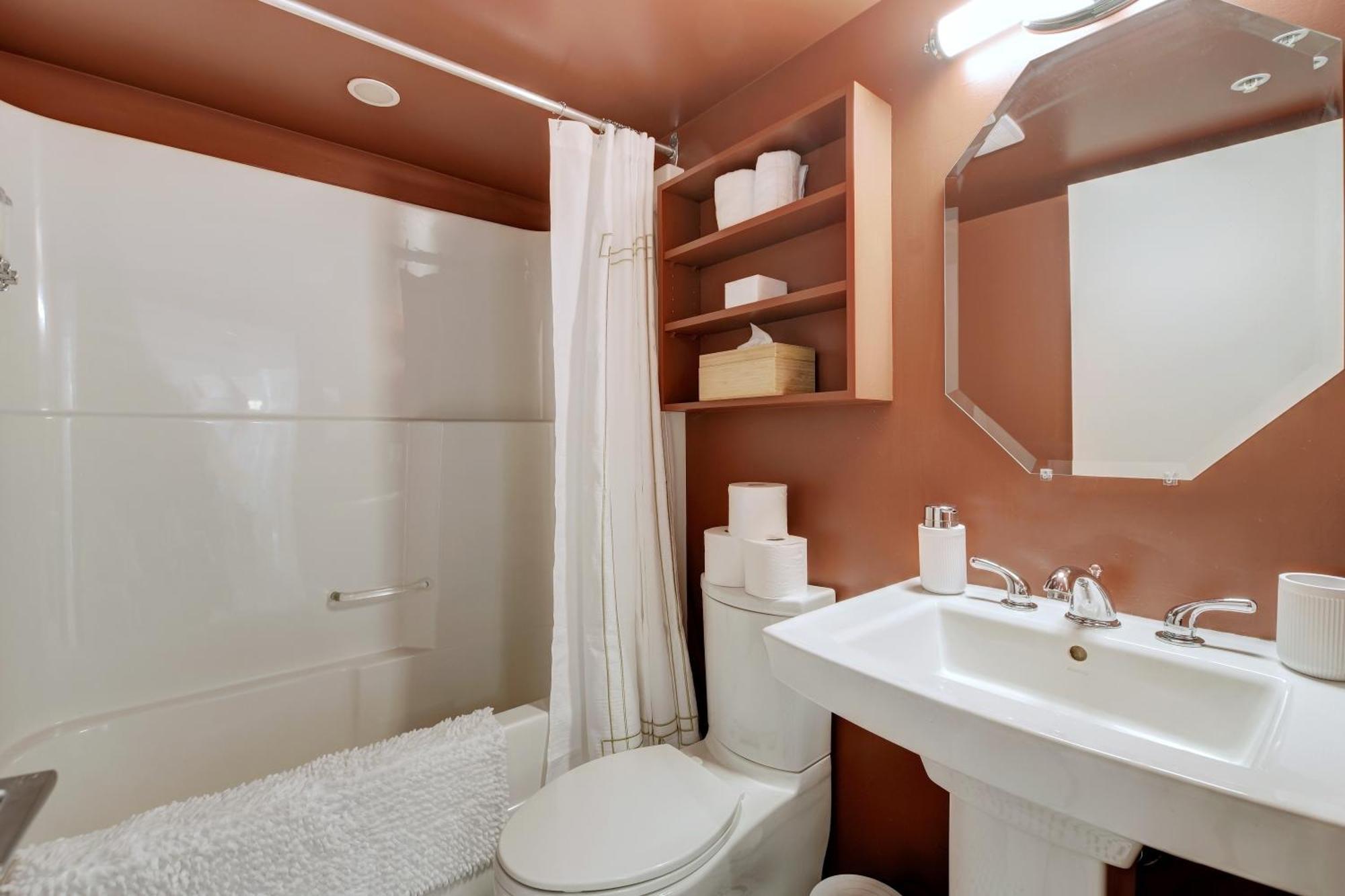 Victoria'S Parliamentary Suite With Private Rooftop Patio & Harbour View Luaran gambar